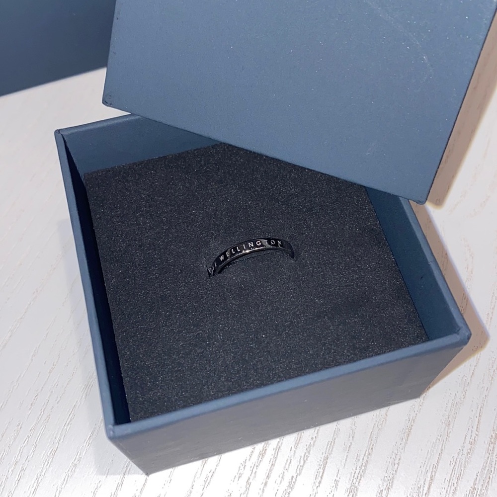 Daniel Wellington Classic Ring with Box
